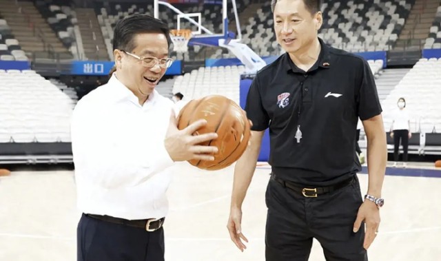 打进四强的幕后功臣！李春江已经离开山西男篮，定居东莞|季后赛|广东男篮|江苏男篮|上海男篮|李京龙_新浪体育_新浪新闻