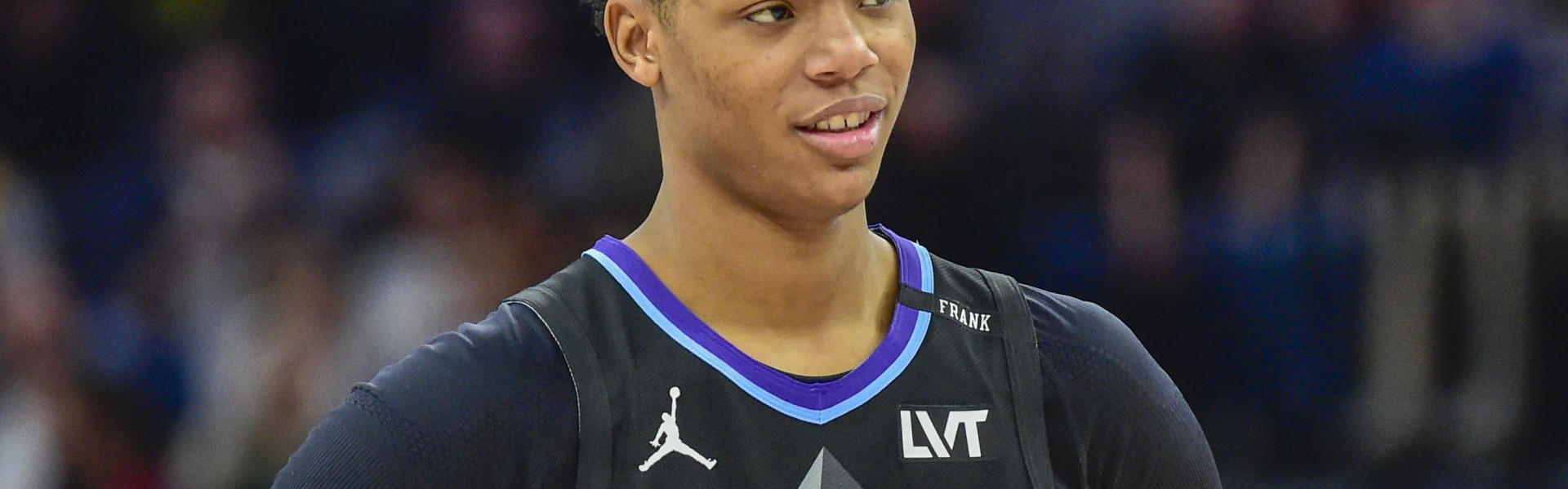 开云移动端-比赛要收？基昂特·乔治极限后仰炮弹直塞 贝利冷静点飞2人打进