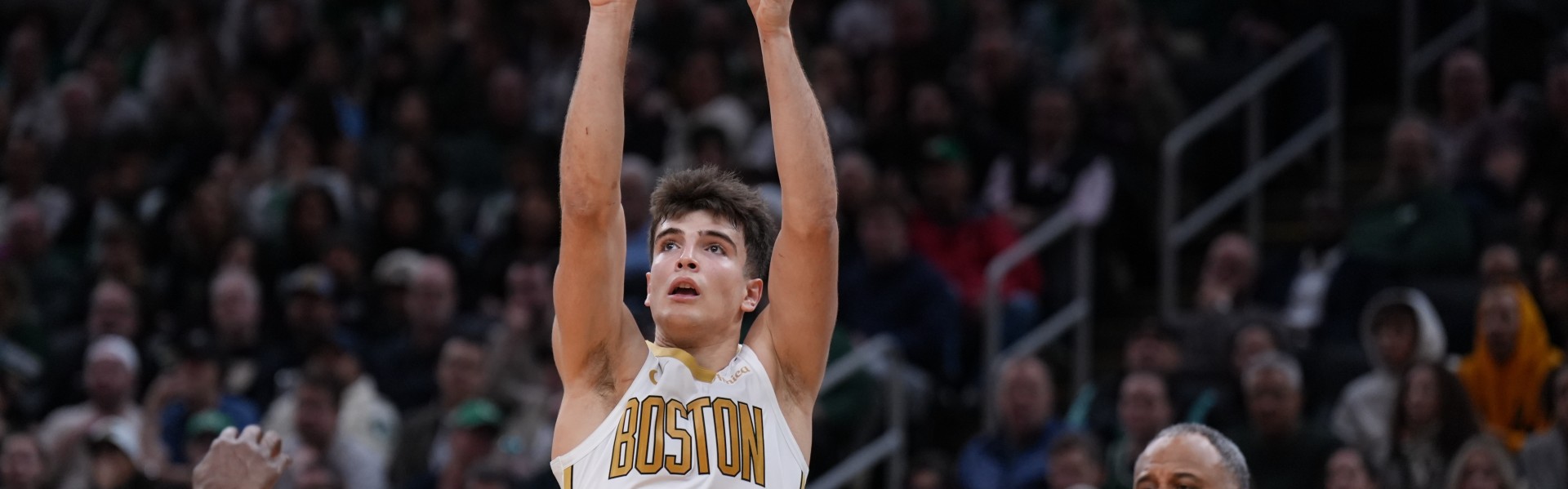 开云App-马祖拉谈28号秀冈萨雷斯：他打球很拼 防守直觉稍微领先一步